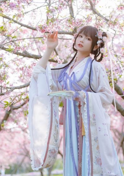扒掉老师裙子猛进入喷水观看_1080动漫免费观看